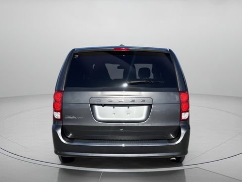 Used 2020 Dodge Grand Caravan SE w/ UConnect Hands-Free Group image 4