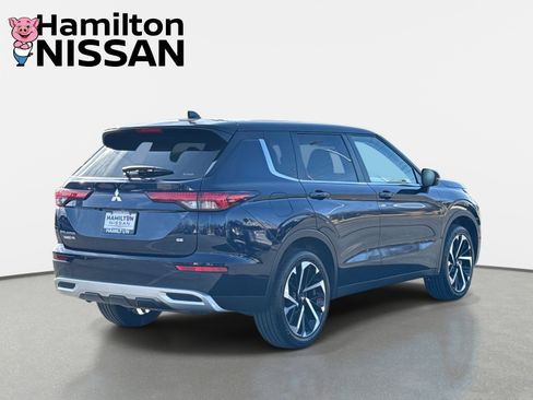 Used 2024 Mitsubishi Outlander SE image 2
