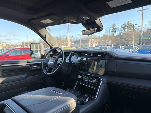 Used 2024 GMC Sierra 2500 AT4 w/ AT4 Premium Plus Package image 15