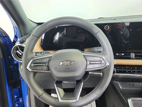 Used 2025 Chevrolet Equinox ACTIV w/ Convenience Package III image 36