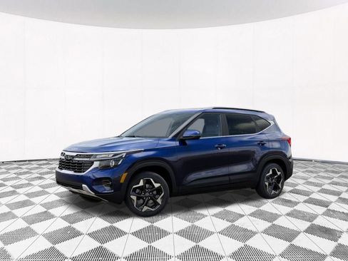 New 2026 Kia Seltos EX FWD image 3