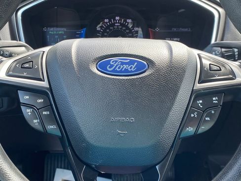 Used 2020 Ford Fusion SE FWD image 22
