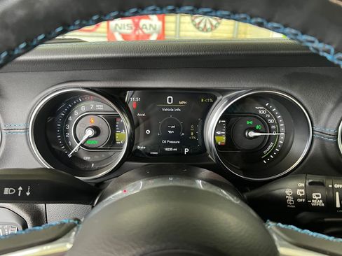 Certified 2022 Jeep Wrangler Unlimited Rubicon 4xe w/ Cold Weather Group image 18