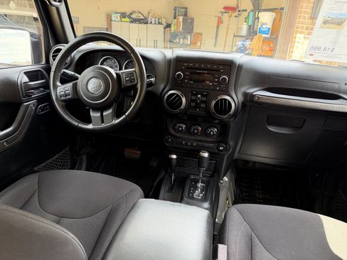 Used 2017 Jeep Wrangler Unlimited Sport w/ Quick Order Package 24S AWD/4WD image 11
