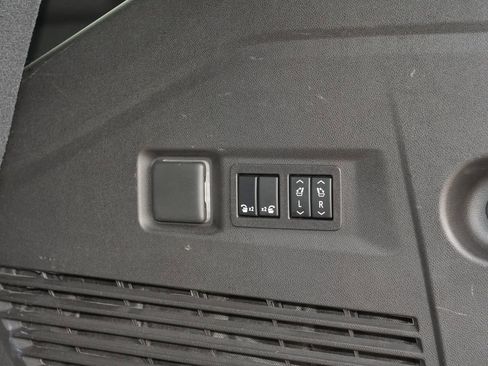 Used 2021 Chevrolet Tahoe High Country AWD/4WD image 28