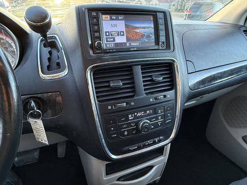 Used 2011 Dodge Grand Caravan Crew w/ Safety Sphere Group image 16