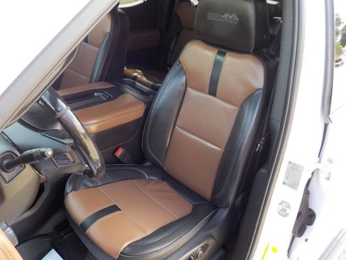 Used 2019 Chevrolet Silverado 1500 High Country AWD/4WD image 13