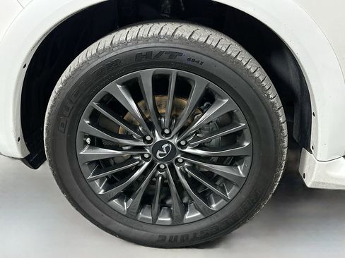 Used 2024 INFINITI QX80 Sensory image 33