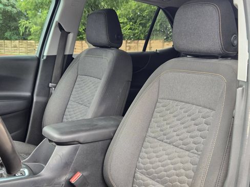 Used 2019 Chevrolet Equinox LT FWD image 10