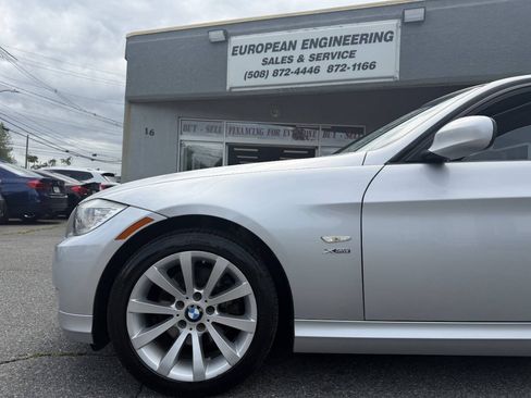 Used 2011 BMW 328i xDrive Sedan AWD/4WD image 9