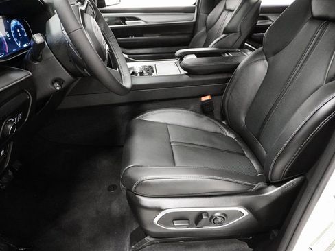 New 2026 Jeep Grand Wagoneer w/ Premium Group I image 11