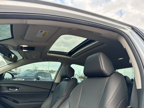 Used 2025 Honda Accord Touring image 3