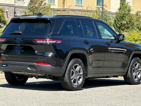 New 2023 Jeep Grand Cherokee Trailhawk image 3