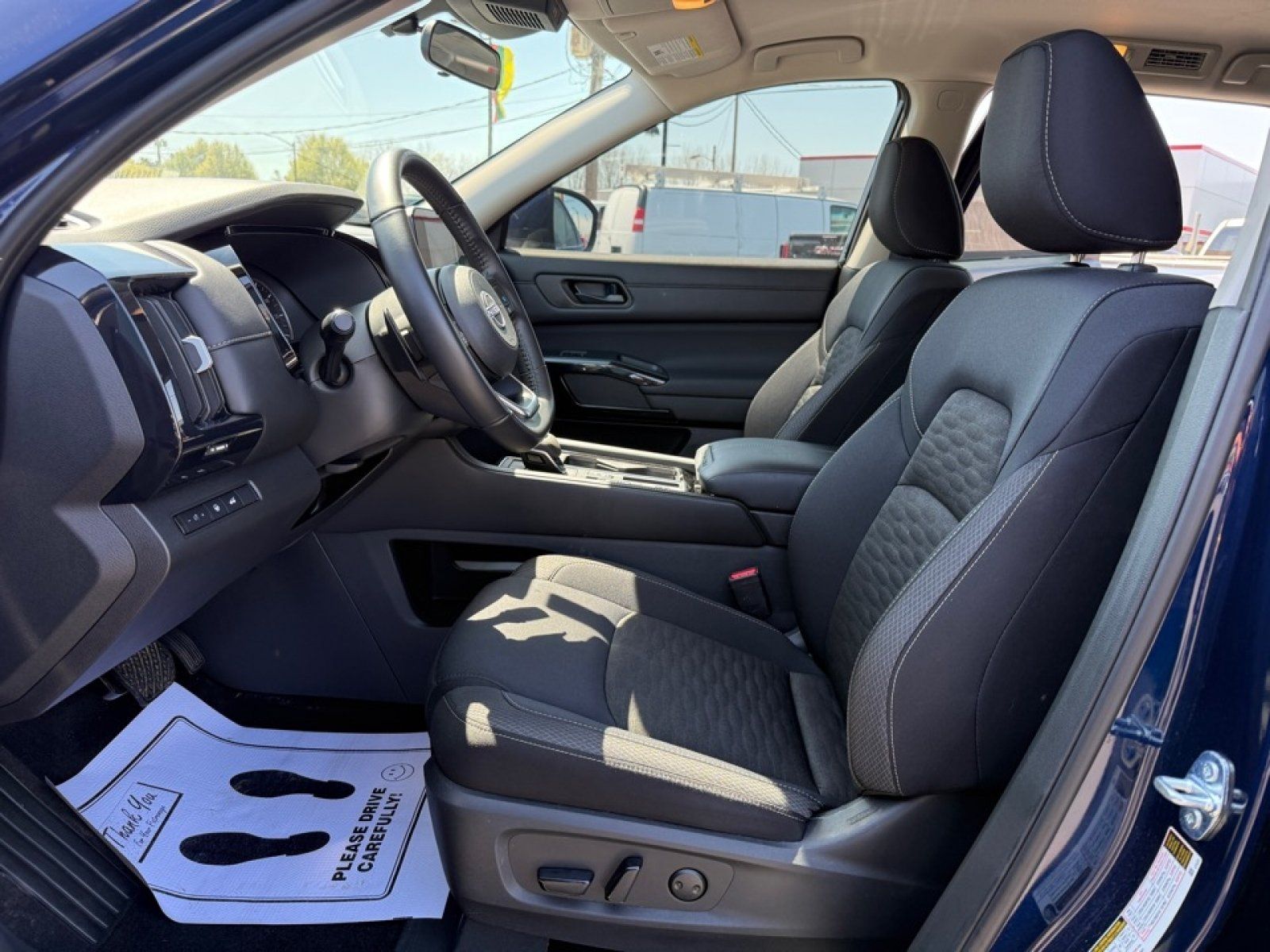 Used 2025 Nissan Pathfinder SV FWD image 24