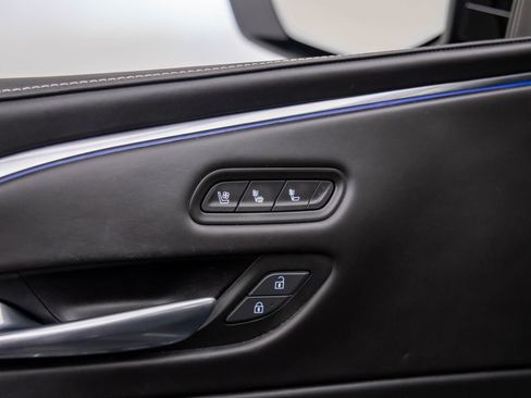 Used 2022 Cadillac Escalade Sport Platinum image 14