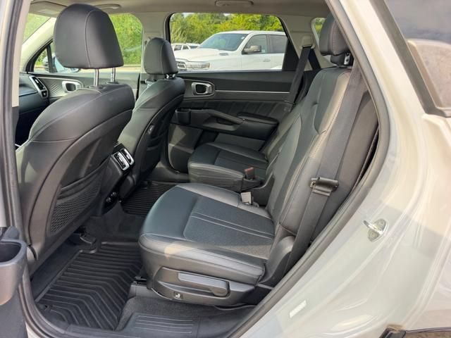 Certified 2023 Kia Sorento SX AWD/4WD image 9