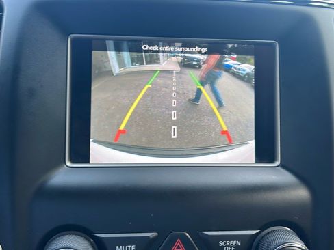 Used 2019 Jeep Grand Cherokee Laredo image 21