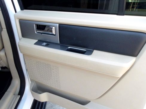 Used 2017 Ford Expedition EL XLT w/ Equipment Group 202A image 7