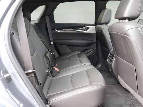 Certified 2021 Cadillac XT5 Premium Luxury image 18