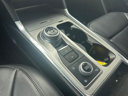 Used 2021 Ford Explorer XLT w/ Equipment Group 202A image 17