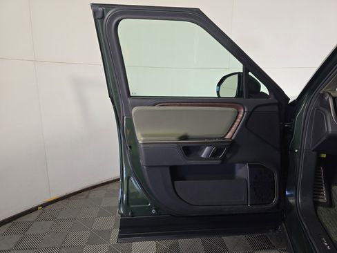 Used 2022 Rivian R1S Launch Edition image 16