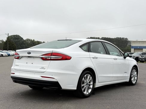 Used 2019 Ford Fusion SE FWD image 6