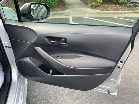 Used 2025 Toyota Corolla LE image 13