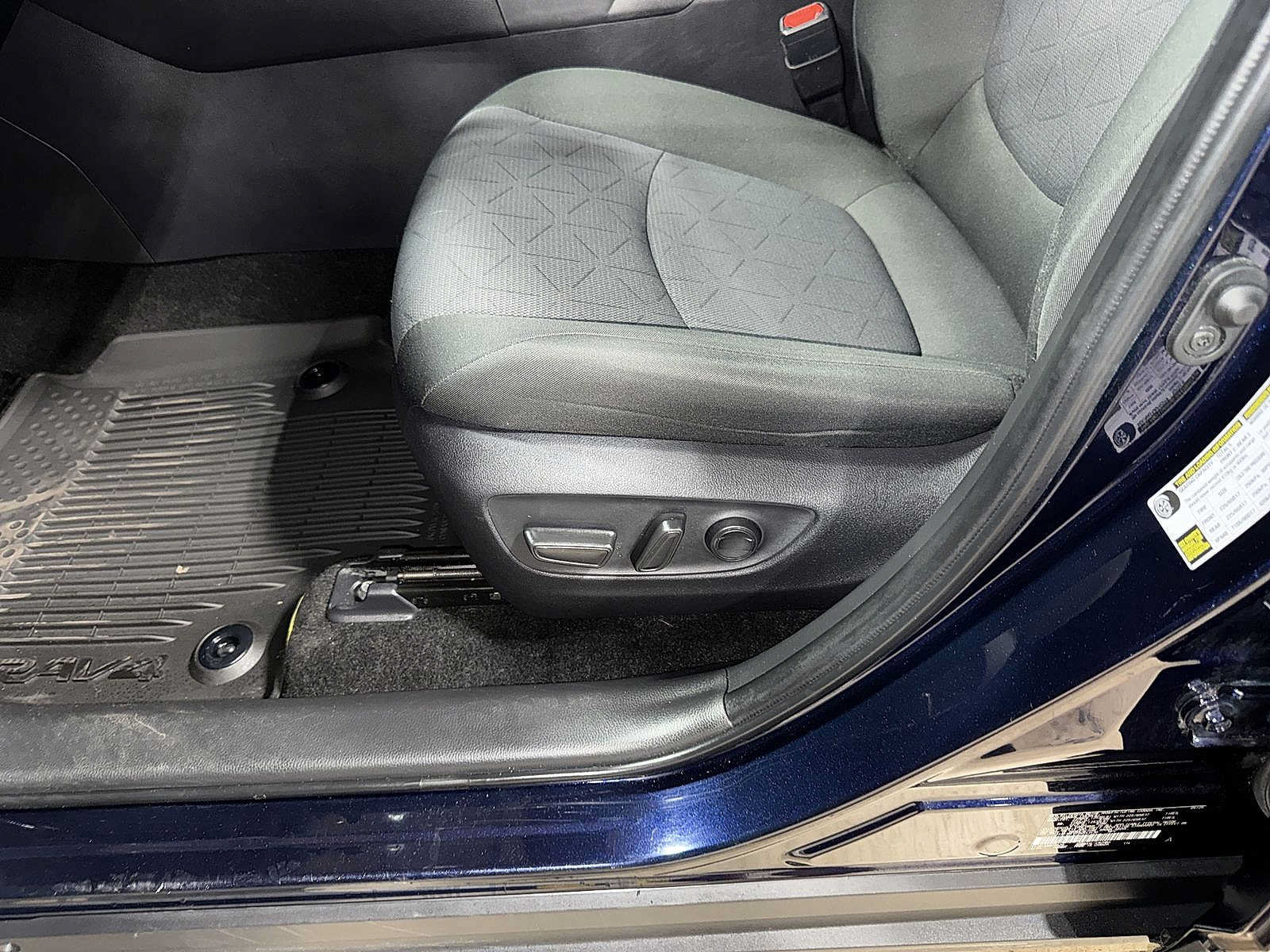 Certified 2025 Toyota RAV4 XLE AWD/4WD image 23