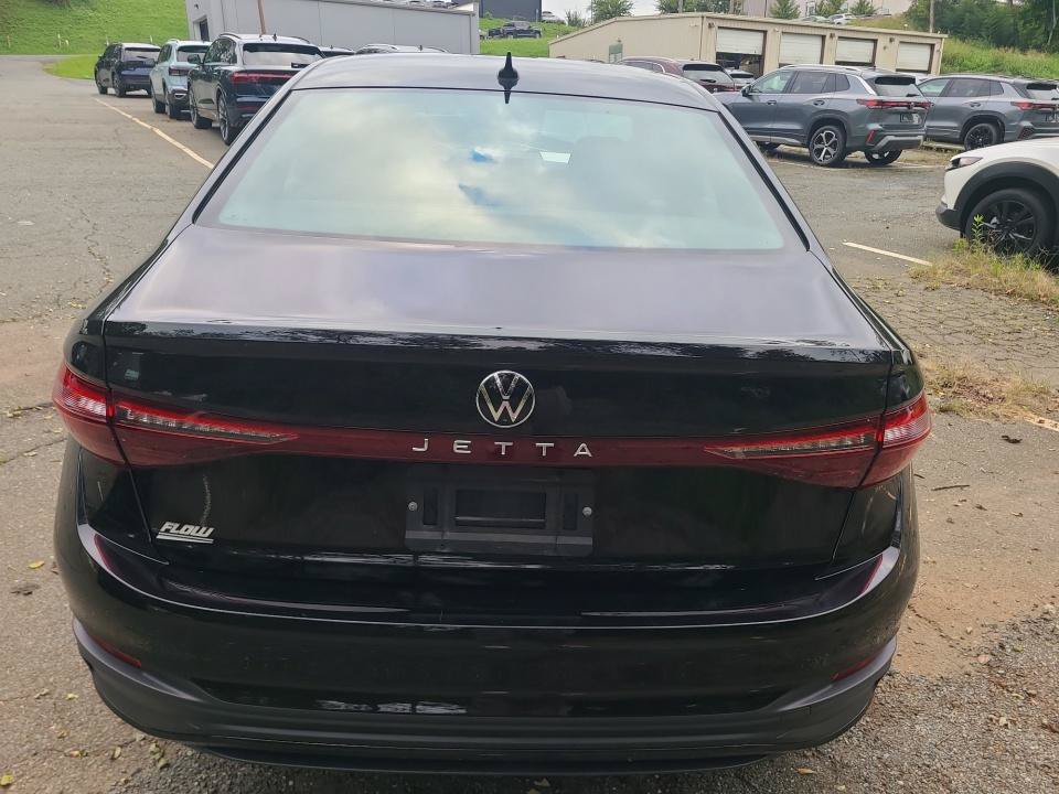 Used 2025 Volkswagen Jetta Sport FWD image 14