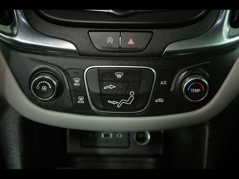 Used 2024 Chevrolet Equinox LS w/ LS Convenience Package image 25