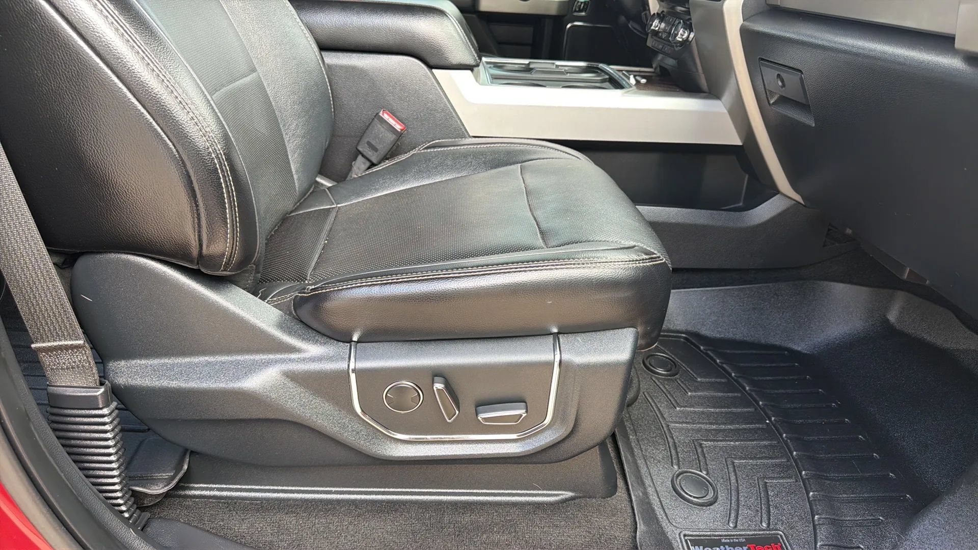 Used 2017 Ford F250 Lariat w/ Chrome Package AWD/4WD image 16