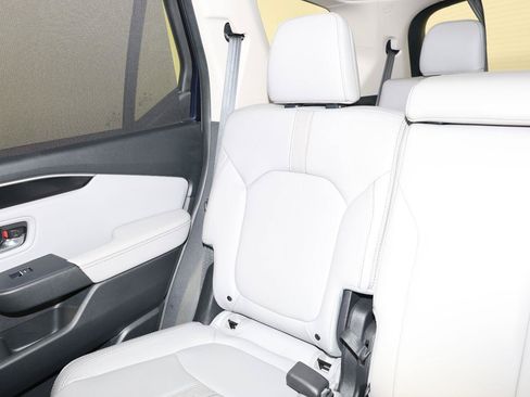 Used 2023 Honda Pilot EX-L image 12