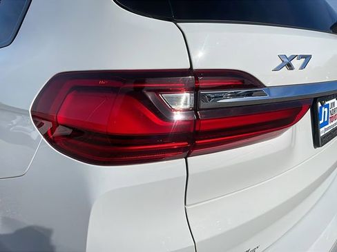 Used 2021 BMW X7 xDrive40i w/ Cold Weather Package AWD/4WD image 28