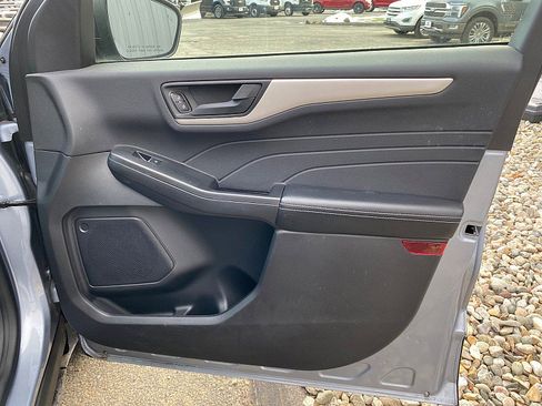 Used 2022 Ford Escape SE w/ Convenience Package image 29