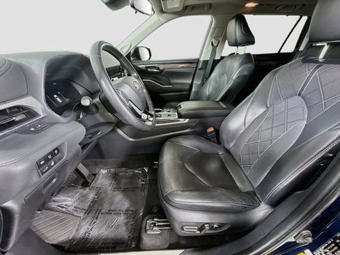 Used 2023 Toyota Highlander Platinum FWD image 20