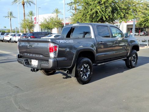 Used 2021 Toyota Tacoma TRD Off-Road w/ Technology Package AWD/4WD image 4