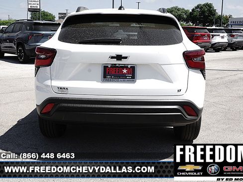 New 2026 Chevrolet Trax LT w/ Midnight Edition image 6