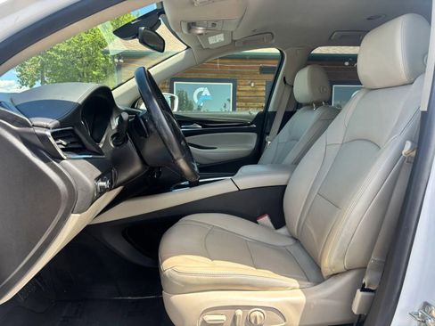 Used 2019 Buick Enclave Essence AWD/4WD image 10