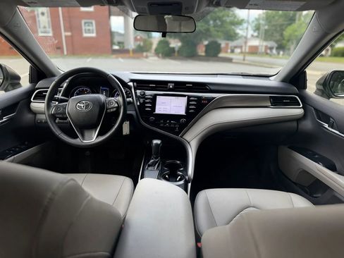 Used 2018 Toyota Camry SE FWD image 14