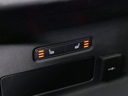 Used 2023 Land Rover Range Rover Velar R-Dynamic S image 35