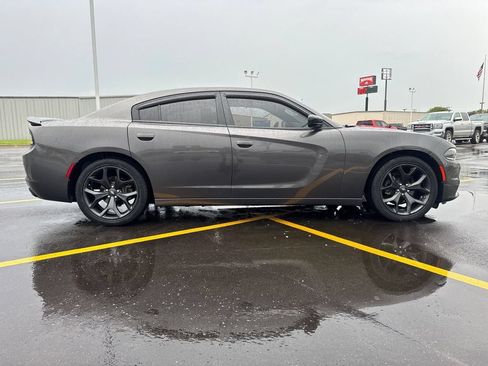 Used 2020 Dodge Charger SXT w/ Blacktop Package RWD image 7