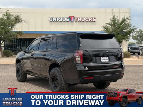 Used 2023 Chevrolet Suburban RST w/ Luxury Package AWD/4WD image 8