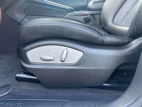 Used 2018 Porsche Macan Sport Edition image 19