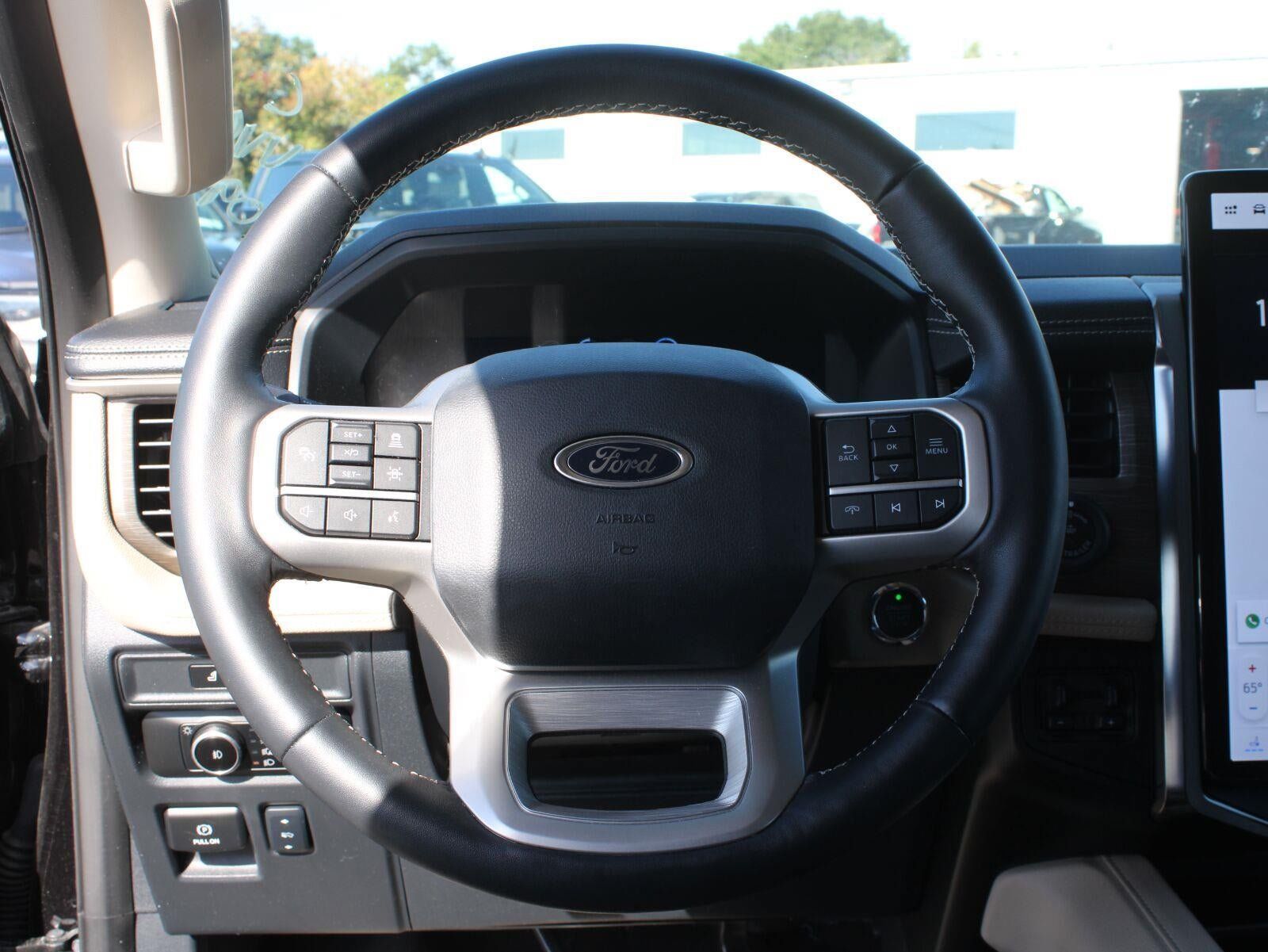 Used 2024 Ford Expedition Limited AWD/4WD image 11