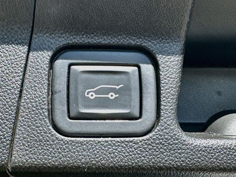 Used 2021 GMC Acadia SLT w/ Elevation Edition AWD/4WD image 33