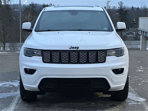 Used 2020 Jeep Grand Cherokee Altitude image 24