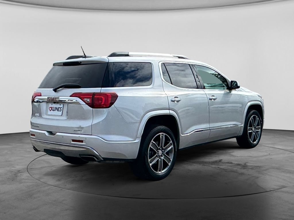 Used 2019 GMC Acadia Denali w/ Technology Package AWD/4WD image 10