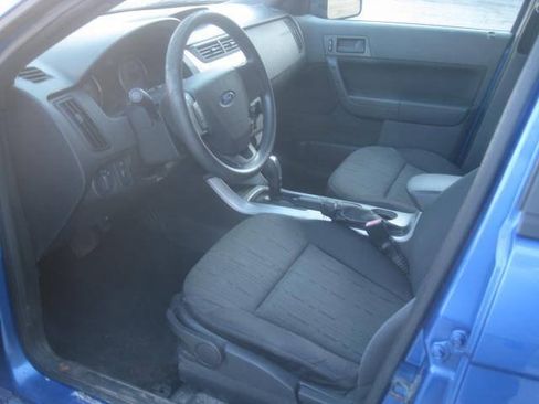 Used 2010 Ford Focus SE FWD image 8