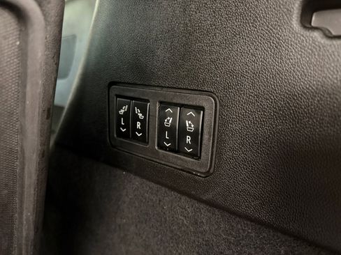 Used 2023 Cadillac XT6 Premium Luxury image 31