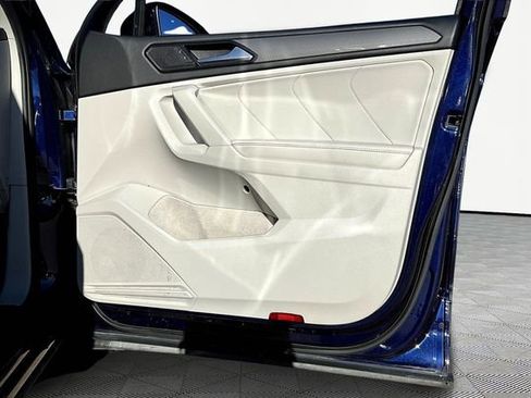 Used 2022 Volkswagen Tiguan SE image 19